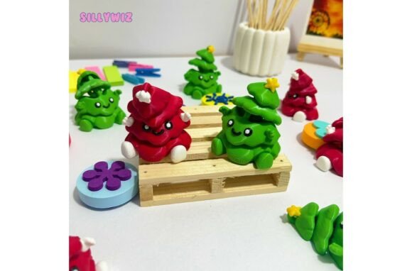 Christmas Tree - Ornament Toy Keyring: A Versatile and Joyful Addition to Your Holiday Decor