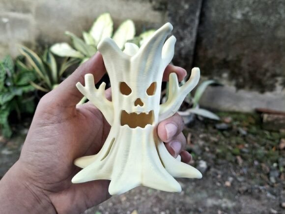 Spooky Monster Tree 3D Print Model: A Versatile Addition to Your Creative Projects